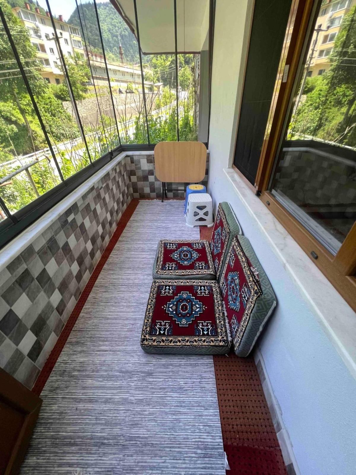 1st Floor By The River In Uzungoel Apartment